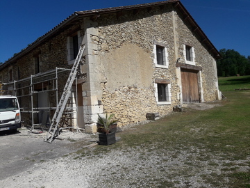 rénovation de façade en cours Périgueux